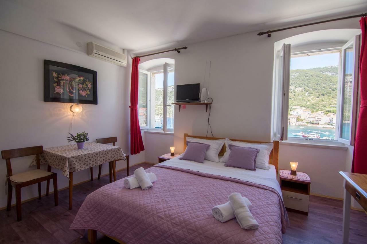 Apartment Riva 5 Komiža Dış mekan fotoğraf