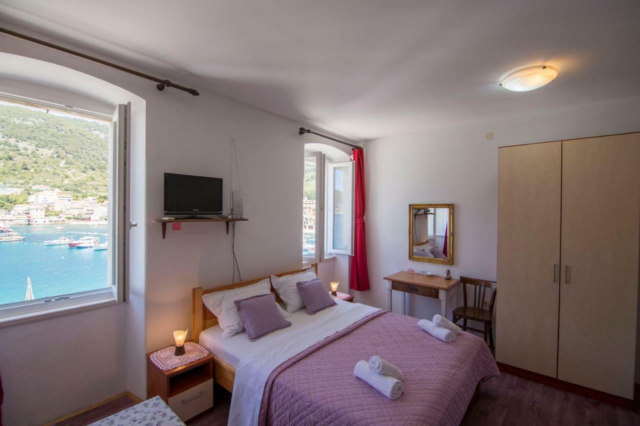Apartment Riva 5 Komiža Dış mekan fotoğraf