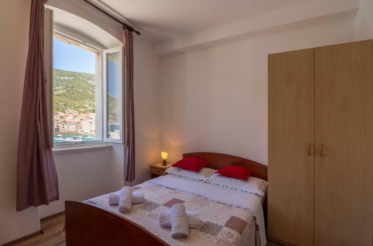 Apartment Riva 5 Komiža Dış mekan fotoğraf
