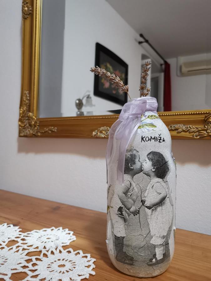 Apartment Riva 5 Komiža Dış mekan fotoğraf
